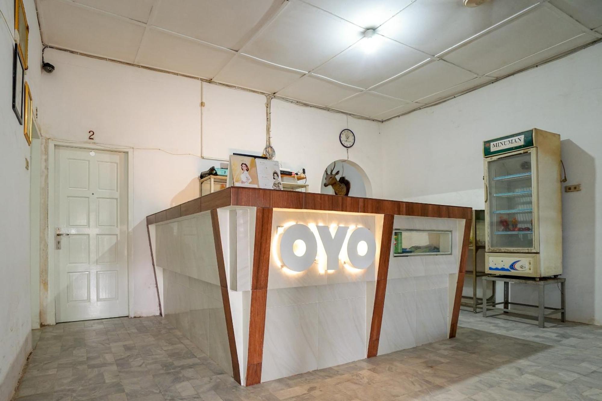 Super Oyo 1868 Penginapan Sekip Palembang Eksteriør billede